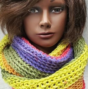 Crochet infinity scarf